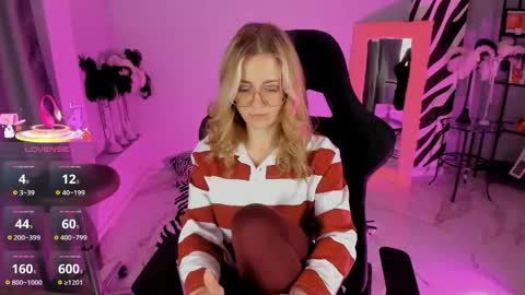 whitneypunnch online show from February 2026 02:59:02 PM