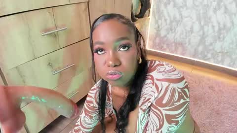 whitneyyfox online show from June 2026 11:33:02 PM