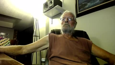 Snapshot of whofcares2 chatting on October 2025 12:41:01 AM whofcares2 online show from October 2025 12:41:01 AM