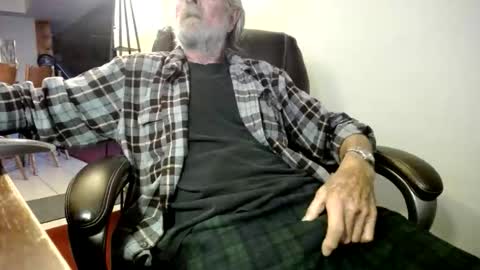 Snapshot of whofcares2 chatting on December 2025 06:58:01 PM whofcares2 online show from December 2025 06:58:01 PM