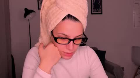 Snapshot of whoislulu chatting on October 2025 06:52:01 PM whoislulu online show from October 2025 06:52:01 PM