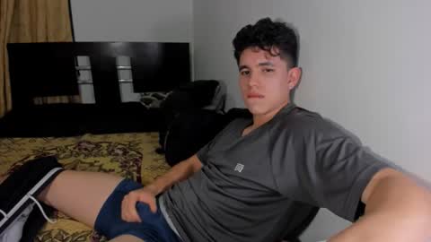 Snapshot of whos_he chatting on December 2025 10:16:02 PM whos_he online show from December 2025 10:16:02 PM