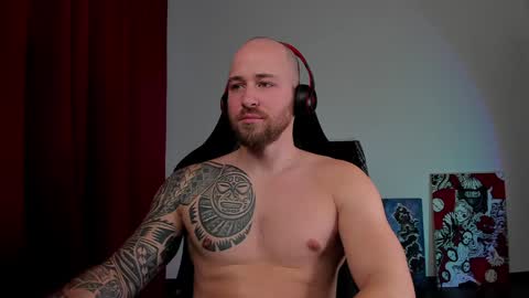 Snapshot of why_you_so_serious chatting on December 2024 05:23:02 PM VI online show from December 2024 05:23:02 PM