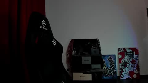 Snapshot of why_you_so_serious chatting on December 2024 08:28:01 PM VI online show from December 2024 08:28:01 PM