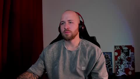 Snapshot of why_you_so_serious chatting on December 2024 04:01:02 PM VI online show from December 2024 04:01:02 PM