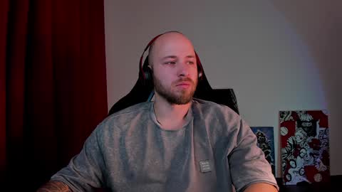 Snapshot of why_you_so_serious chatting on December 2024 07:06:01 PM VI online show from December 2024 07:06:01 PM