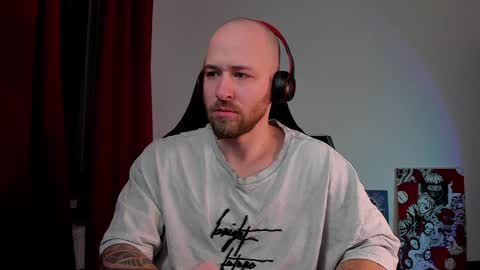 Snapshot of why_you_so_serious chatting on December 2024 03:00:01 PM VI online show from December 2024 03:00:01 PM