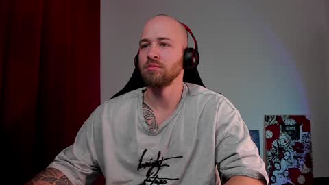 Snapshot of why_you_so_serious chatting on December 2024 06:03:02 PM VI online show from December 2024 06:03:02 PM