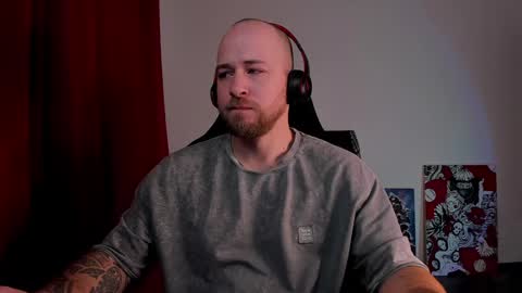 Snapshot of why_you_so_serious chatting on December 2024 02:44:01 PM VI online show from December 2024 02:44:01 PM