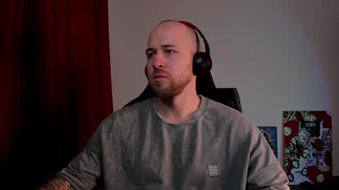 Snapshot of why_you_so_serious chatting on December 2024 05:48:01 PM VI online show from December 2024 05:48:01 PM