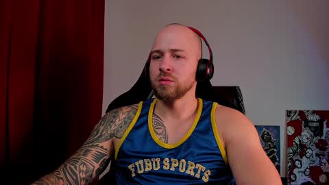 Snapshot of why_you_so_serious chatting on December 2024 05:25:01 PM VI online show from December 2024 05:25:01 PM