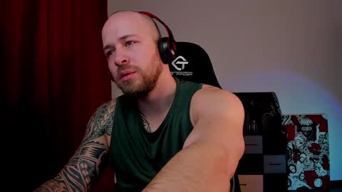 Snapshot of why_you_so_serious chatting on December 2024 04:08:02 PM VI online show from December 2024 04:08:02 PM