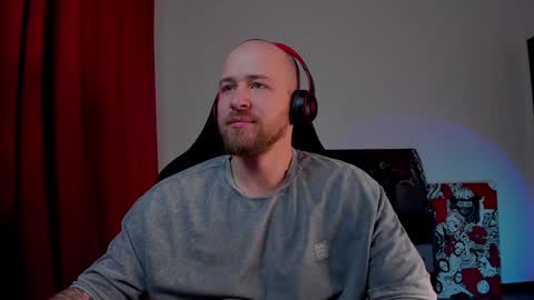 Snapshot of why_you_so_serious chatting on December 2024 06:09:01 PM VI online show from December 2024 06:09:01 PM