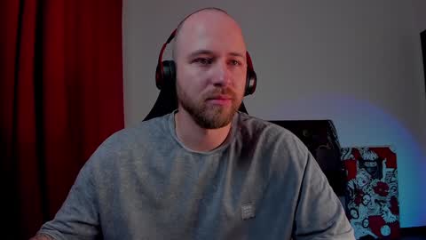 Snapshot of why_you_so_serious chatting on December 2024 09:11:02 PM VI online show from December 2024 09:11:02 PM