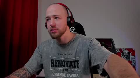 Snapshot of why_you_so_serious chatting on January 2025 03:50:01 PM VI online show from January 2025 03:50:01 PM