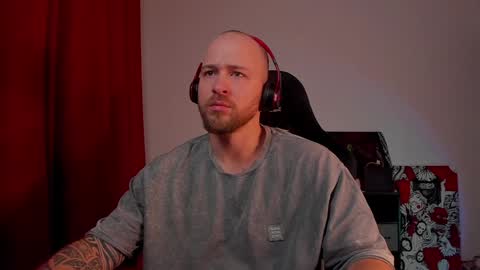 Snapshot of why_you_so_serious chatting on January 2025 07:20:02 PM VI online show from January 2025 07:20:02 PM