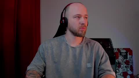 Snapshot of why_you_so_serious chatting on January 2025 10:23:01 PM VI online show from January 2025 10:23:01 PM