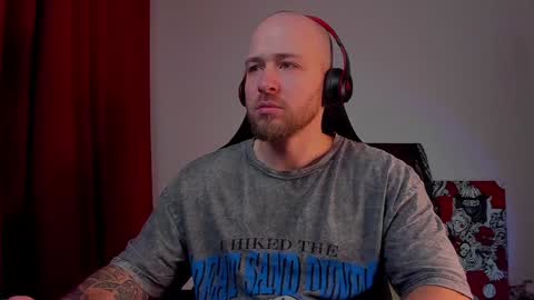 Snapshot of why_you_so_serious chatting on January 2025 04:26:01 PM VI online show from January 2025 04:26:01 PM