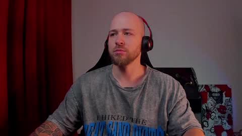 Snapshot of why_you_so_serious chatting on January 2025 07:27:01 PM VI online show from January 2025 07:27:01 PM