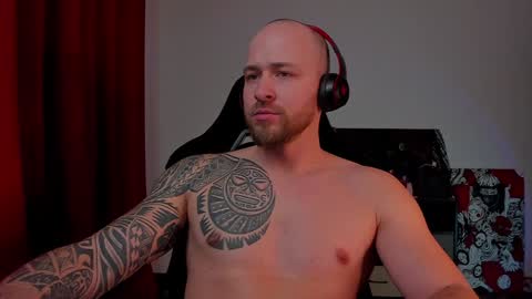 Snapshot of why_you_so_serious chatting on January 2025 09:34:01 PM VI online show from January 2025 09:34:01 PM