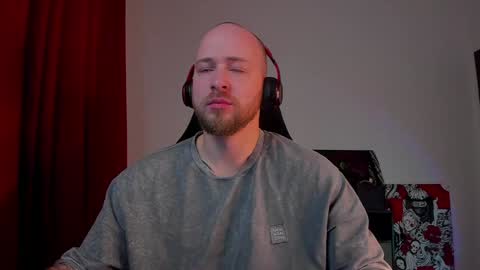 Snapshot of why_you_so_serious chatting on January 2025 04:45:01 PM VI online show from January 2025 04:45:01 PM