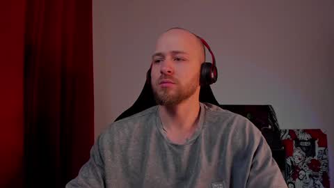 Snapshot of why_you_so_serious chatting on January 2025 07:46:01 PM VI online show from January 2025 07:46:01 PM