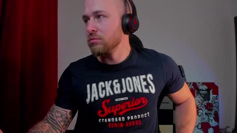 Snapshot of why_you_so_serious chatting on January 2025 08:49:01 PM VI online show from January 2025 08:49:01 PM