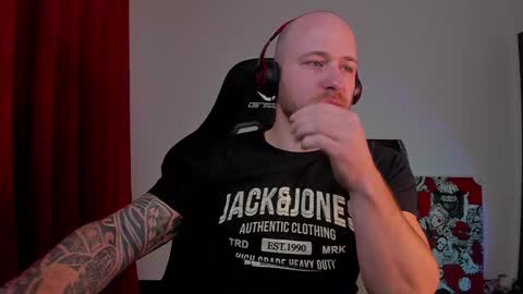 Snapshot of why_you_so_serious chatting on January 2025 06:56:01 PM VI online show from January 2025 06:56:01 PM