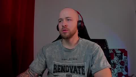 Snapshot of why_you_so_serious chatting on January 2025 03:45:01 PM VI online show from January 2025 03:45:01 PM