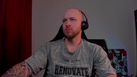 Snapshot of why_you_so_serious chatting on January 2025 06:46:01 PM VI online show from January 2025 06:46:01 PM