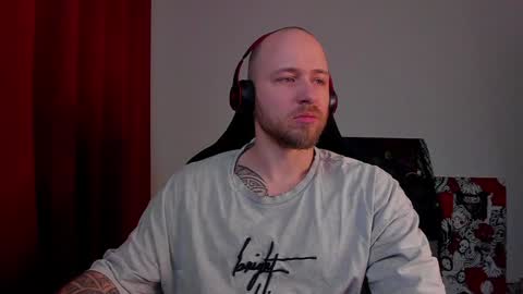 Snapshot of why_you_so_serious chatting on January 2025 06:17:02 PM VI online show from January 2025 06:17:02 PM