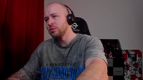 Snapshot of why_you_so_serious chatting on February 2025 03:50:01 PM VI online show from February 2025 03:50:01 PM