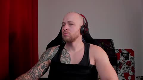 Snapshot of why_you_so_serious chatting on February 2025 07:10:02 PM VI online show from February 2025 07:10:02 PM