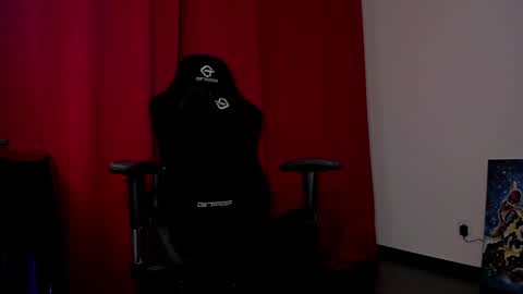 Snapshot of why_you_so_serious chatting on February 2025 09:52:01 PM VI online show from February 2025 09:52:01 PM