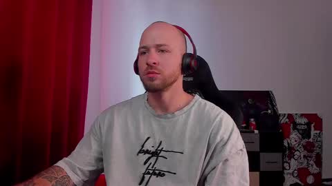 Snapshot of why_you_so_serious chatting on March 2025 01:06:02 PM VI online show from March 2025 01:06:02 PM