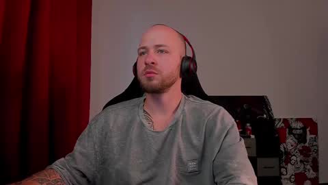 Snapshot of why_you_so_serious chatting on March 2025 02:45:01 PM VI online show from March 2025 02:45:01 PM