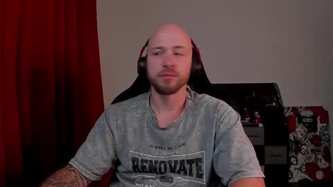 Snapshot of why_you_so_serious chatting on March 2025 08:42:01 PM VI online show from March 2025 08:42:01 PM