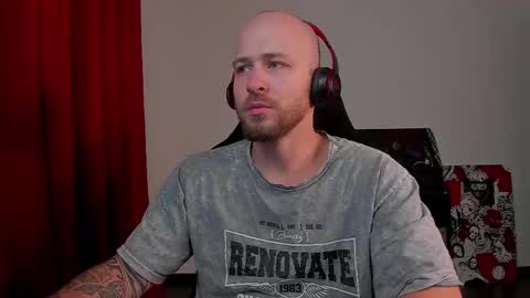 Snapshot of why_you_so_serious chatting on March 2025 04:29:02 PM VI online show from March 2025 04:29:02 PM