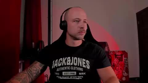 Snapshot of why_you_so_serious chatting on September 2025 06:41:02 PM VI online show from September 2025 06:41:02 PM