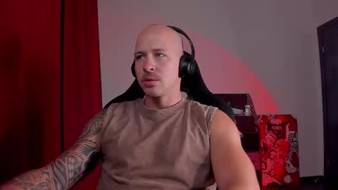 Snapshot of why_you_so_serious chatting on September 2025 05:25:01 PM VI online show from September 2025 05:25:01 PM