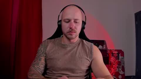 Snapshot of why_you_so_serious chatting on October 2025 07:01:02 PM VI online show from October 2025 07:01:02 PM