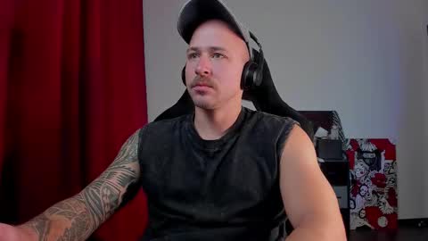 Snapshot of why_you_so_serious chatting on October 2025 04:40:02 PM VI online show from October 2025 04:40:02 PM