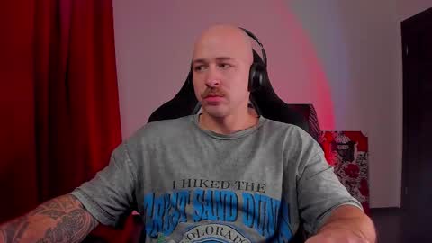 Snapshot of why_you_so_serious chatting on October 2025 06:20:02 PM VI online show from October 2025 06:20:02 PM