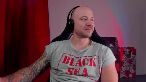 Snapshot of why_you_so_serious chatting on November 2025 05:02:01 PM VI online show from November 2025 05:02:01 PM