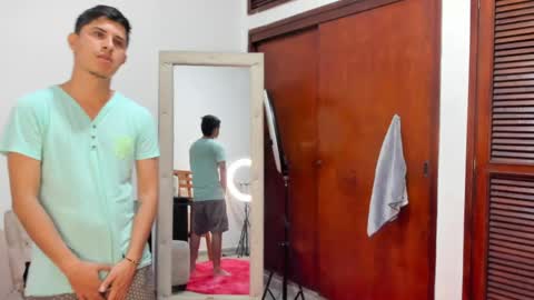 Snapshot of wickedboy_twink chatting on May 2026 08:14:02 PM JAISON online show from May 2026 08:14:02 PM