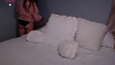 Snapshot of wickedwifexo chatting on May 2026 01:11:01 AM WickedWifeXO online show from May 2026 01:11:01 AM