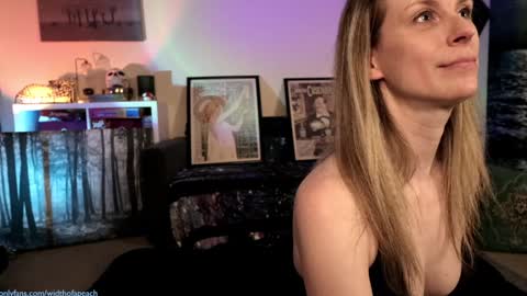 Snapshot of widthofapeach chatting on February 2025 02:27:02 AM Gretchen Jimmy online show from February 2025 02:27:02 AM