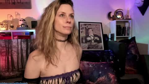 Snapshot of widthofapeach chatting on February 2025 03:45:01 AM Gretchen Jimmy online show from February 2025 03:45:01 AM