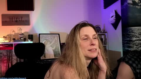 Snapshot of widthofapeach chatting on February 2025 09:22:01 AM Gretchen Jimmy online show from February 2025 09:22:01 AM