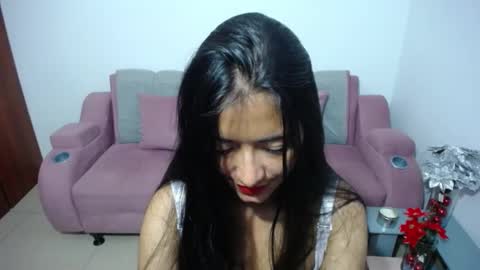 Ilauren online show from January 2025 12:11:01 AM